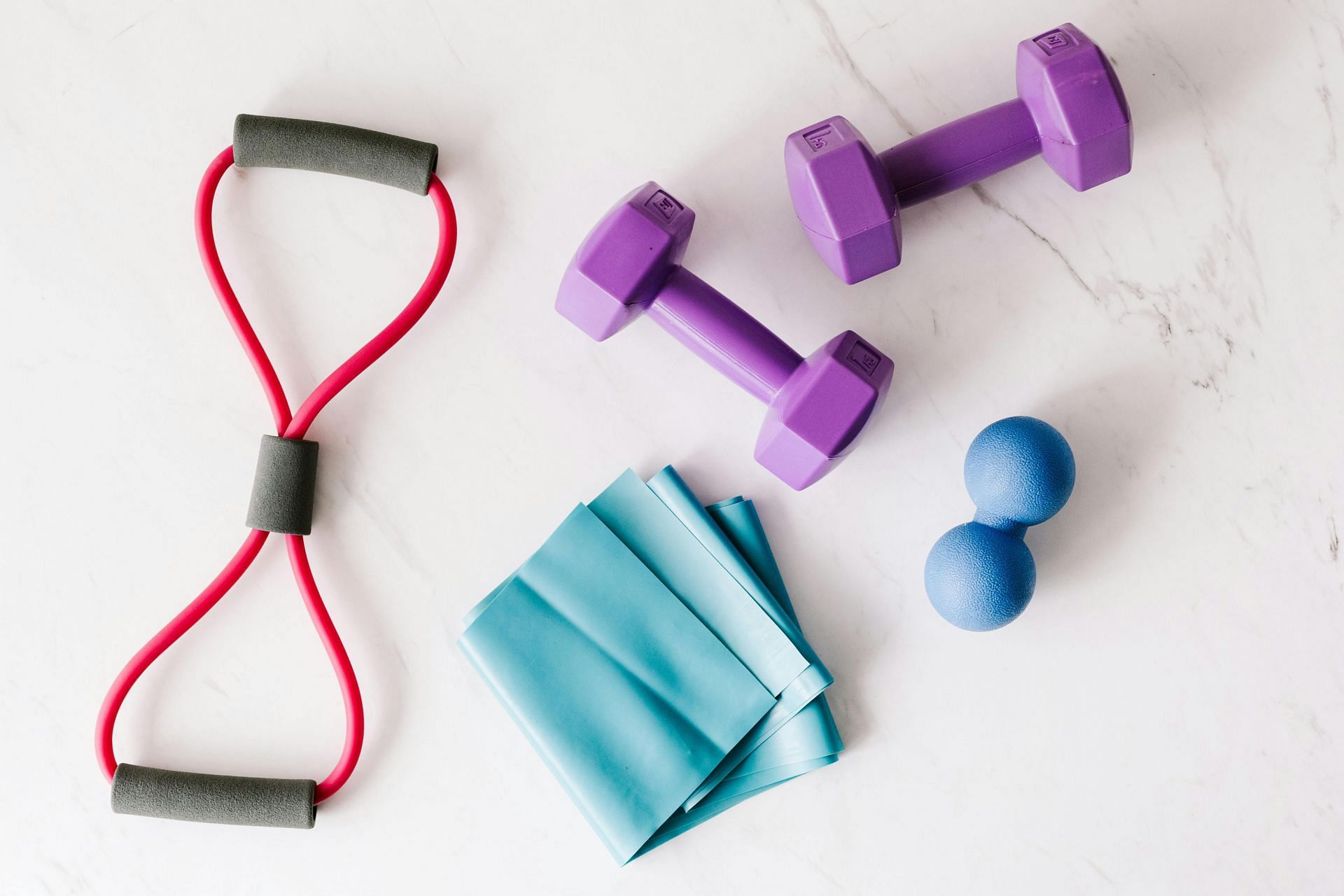 no equipment tricep exercises (image sourced via Pexels / Photo by karolina)